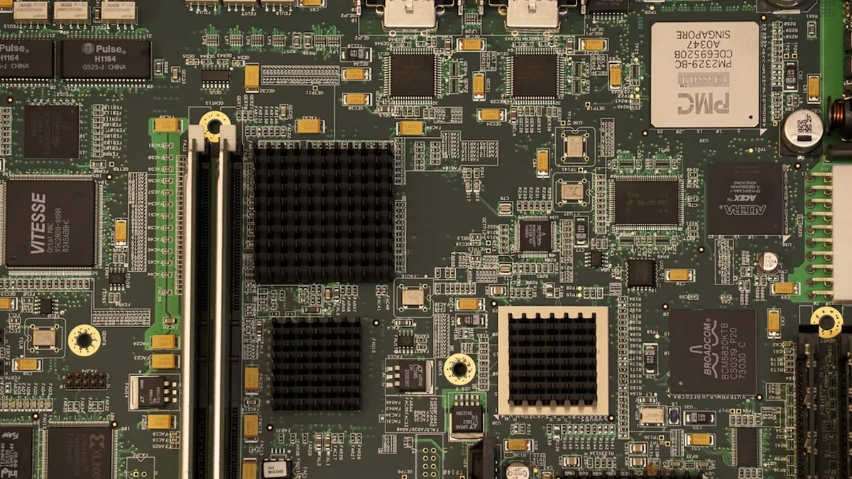 로컬 AI 구축에 필요한 CPU RAM GPU 하드웨어 부품