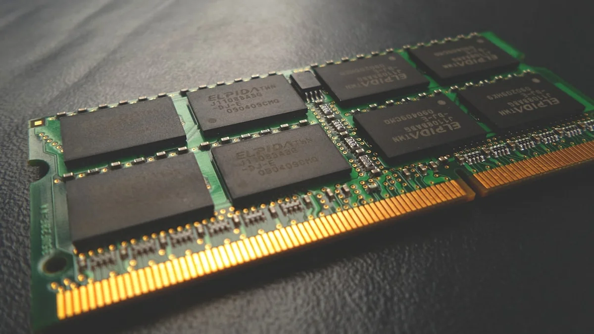 로컬 LLM - 8GB VRAM 환경에서 실행되는 LLM 모델 화면